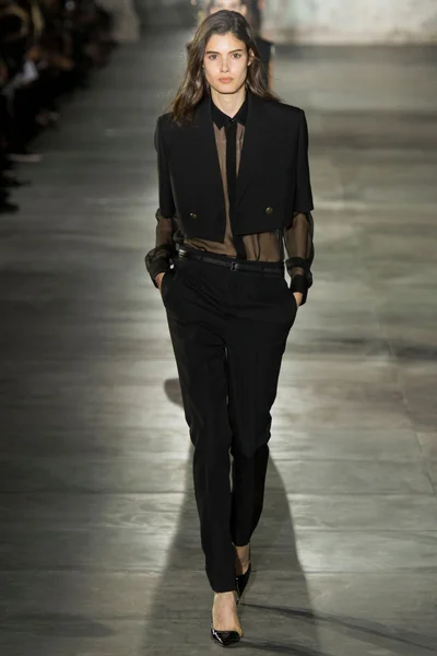 Look 17